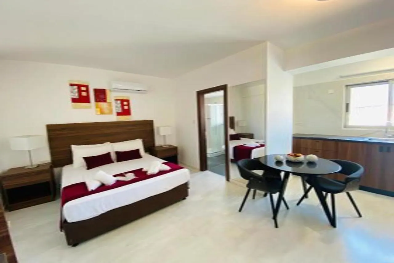Eleonora Hotel Apartments Larnaca