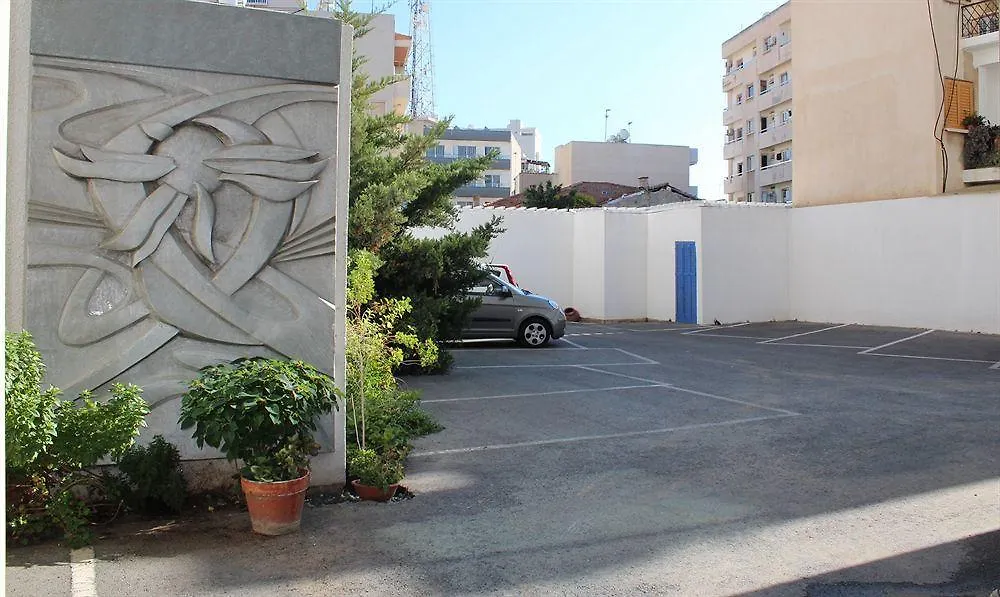 Aparthotel Eleonora Hotel Apartments Larnaka