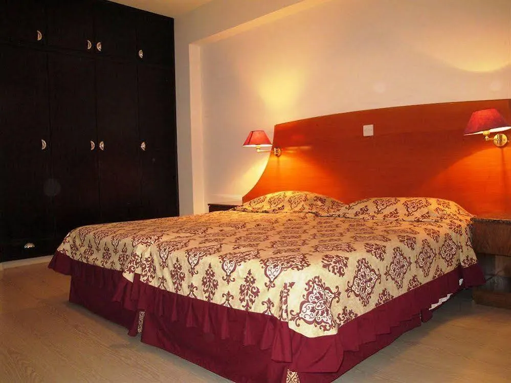 Eleonora Hotel Apartments Larnaca 2*,